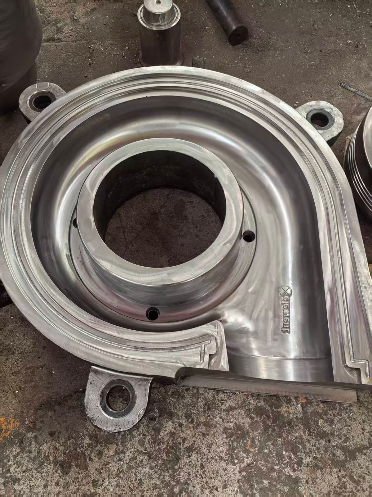 Polyurethane cyclone mould